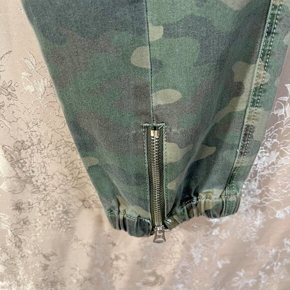 Hudson Women's Utility Jogger With Zip Hem Green Camo Print Size M - Picture 4 of 10